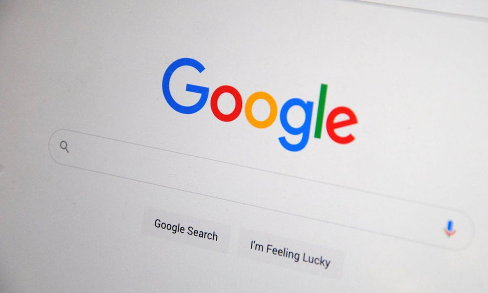 Die Suchmaske von Google auf einem Bildschirm