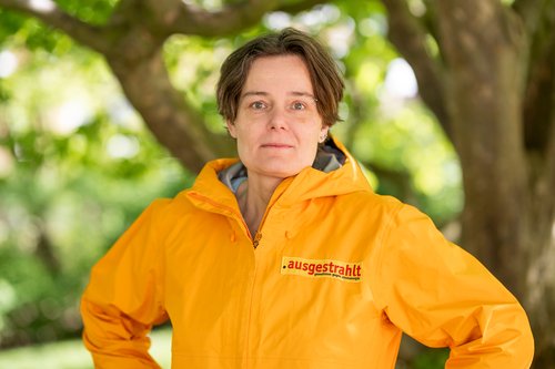 Ein Portraitfoto von Miriam aus dem .ausgestrahlt-Team