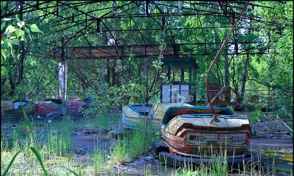 Foto: seit 1986 verlassener Autoscooter in Pripjat, nahe Tschernobyl