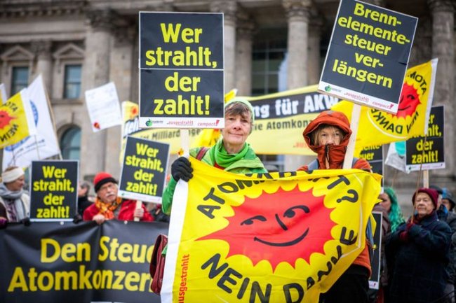 Protestaktion am 15.12. vor dem Bundestag