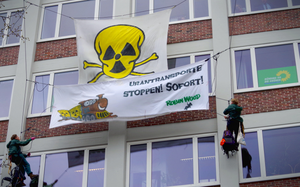 11.4.2017: Robin Wood protestiert gegen Atomtransporte