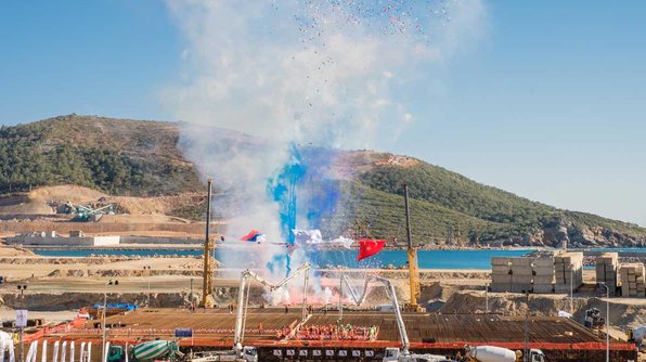 Feuerwerk zum Baustart des AKW Akkuyu in der Türkei