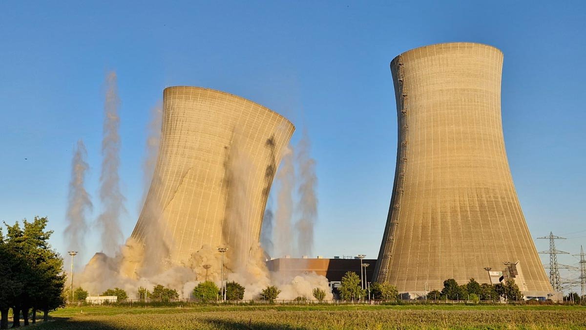 Die Sprengung der Kühltürme des AKW in Grafenrheinfeld