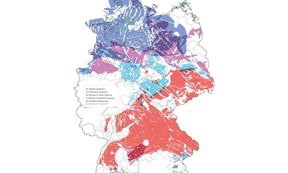 54% des Bundesgebiets sollen „günstige“ Bedingungen für ein Atommüll-Bergwerk aufweisen, sagt die Bundesgesellschaft für Endlagerung. Nicht alle der als "Teilgebiete" farbig markierten Regionen sind allerdings gleich "heiß" im Rennen