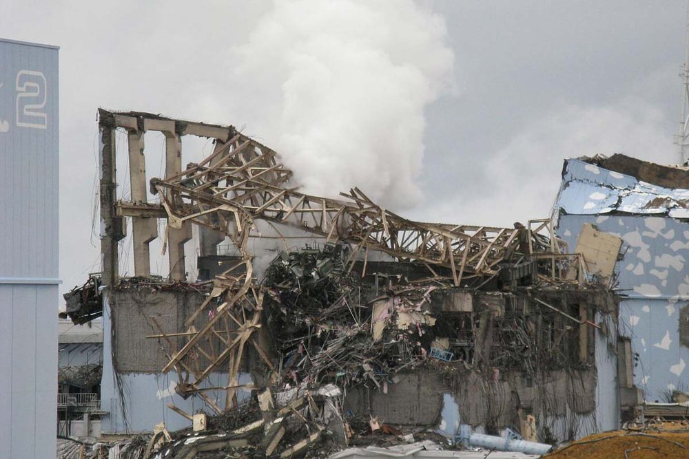 Foto: ein zerstörter Reaktor im japanischen Atomkraftwerk Fukushima