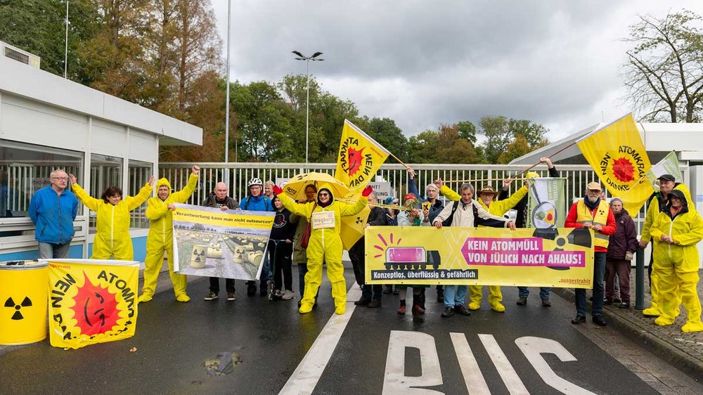 Protest in Jülich am 15. Oktober 2023 gegen die geplanten Castor-Transporte nach Ahaus